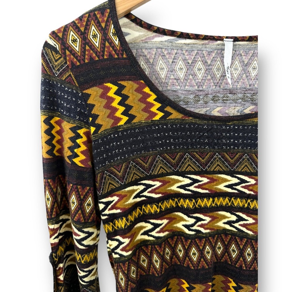 Women’s 3/4 Sleeve Length Blouse Tribal Print Burgundy Gold Small